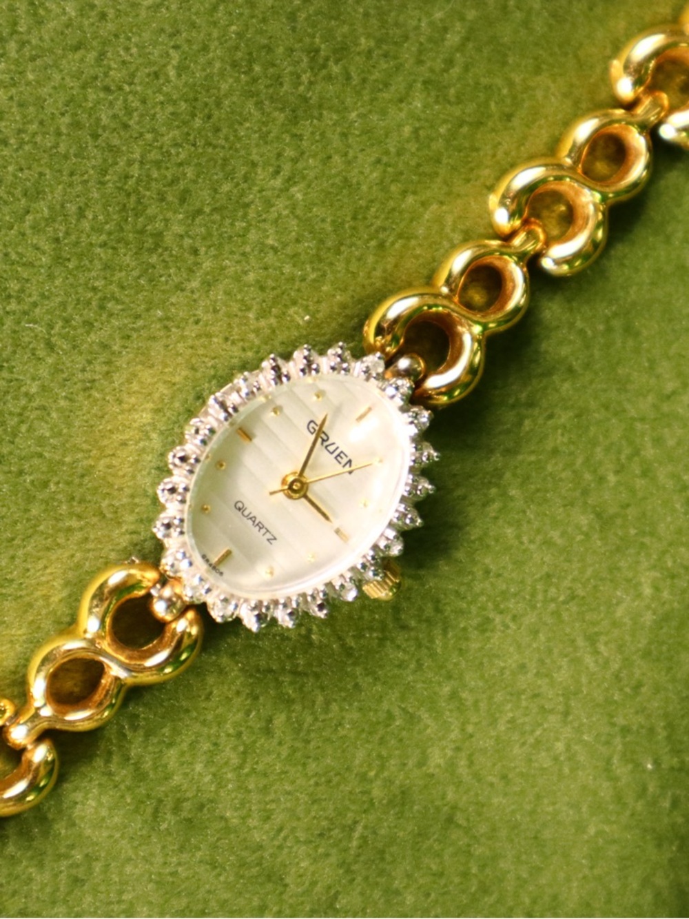 Vintage Gold-Tone Women's Watch with Crystal Accents - Needs Battery - Picture 5 of 6